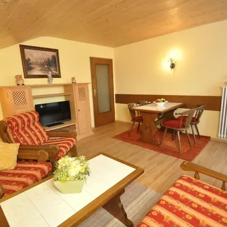 Appartementhaus Alpenrose * Wallgau